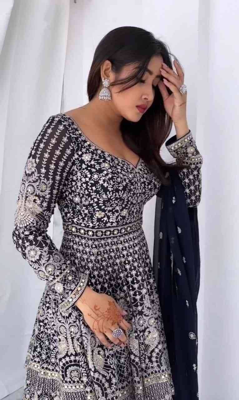 Zs-10033 By Fashid Wholesale Beautiful Suits Stylish Fancy Colorful Party Wear & Occasional Wear Faux Georgette Dresses At Wholesale Price