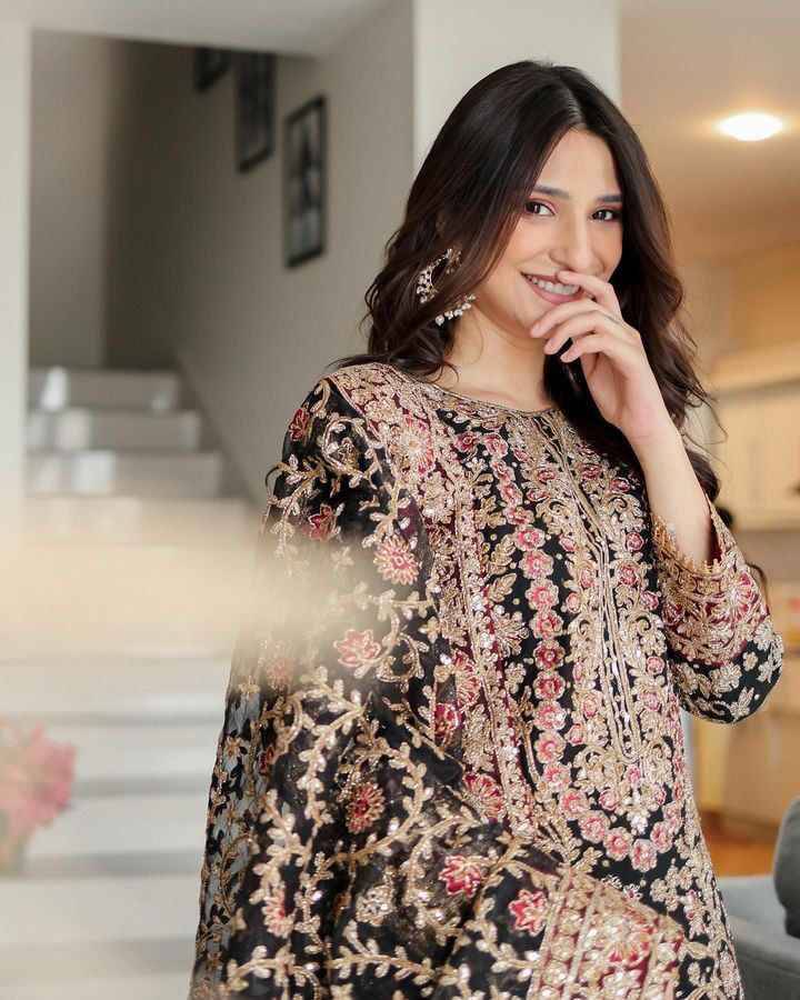 Zd-9288 By Fashid Wholesale Beautiful Suits Stylish Fancy Colorful Party Wear & Occasional Wear Faux Georgette Embroidery Dresses At Wholesale Price